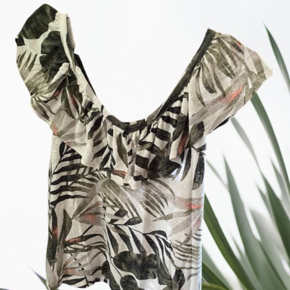 Old Navy Ruffle Leaf Design Top - Picture 1 of 7